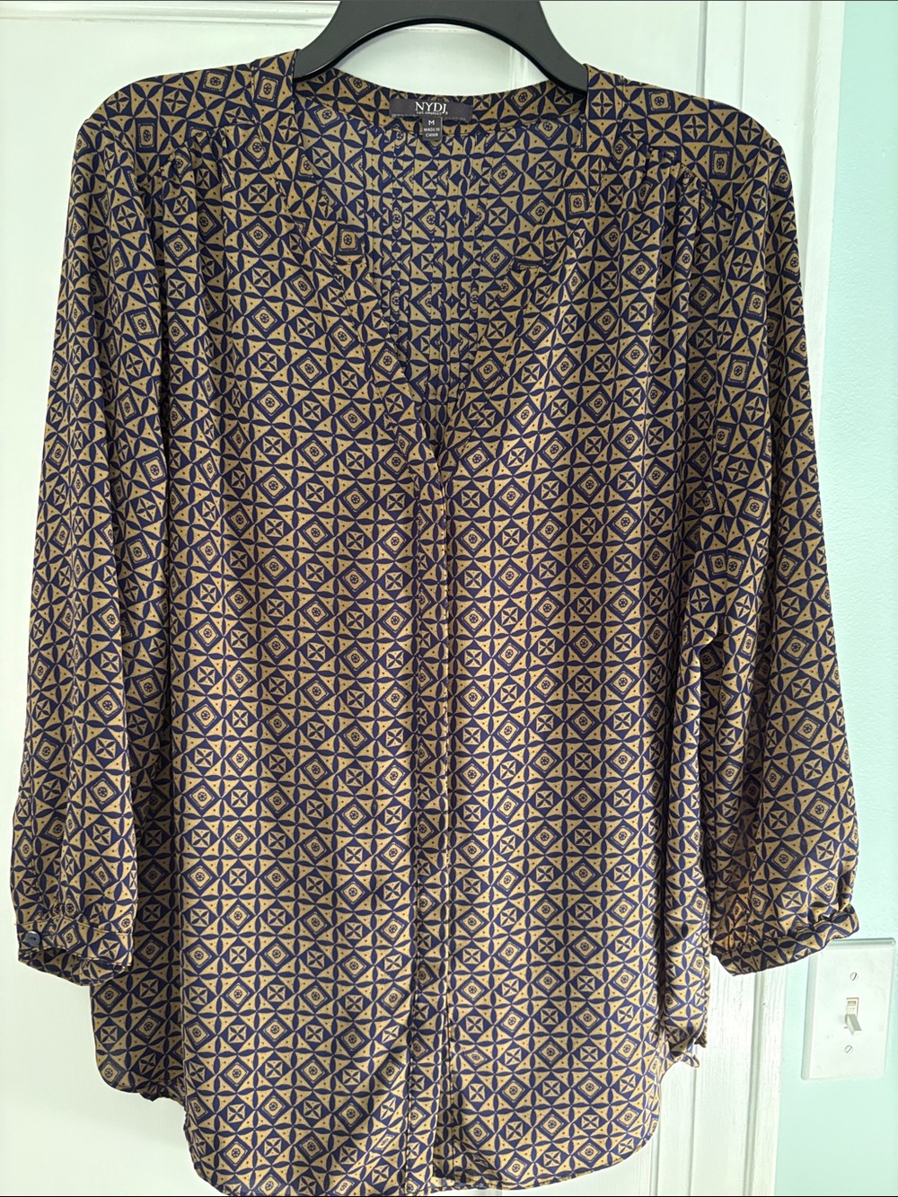 NYDJ Navy and Tan Geometric V-Neck 3/4 Sleeve Blouse